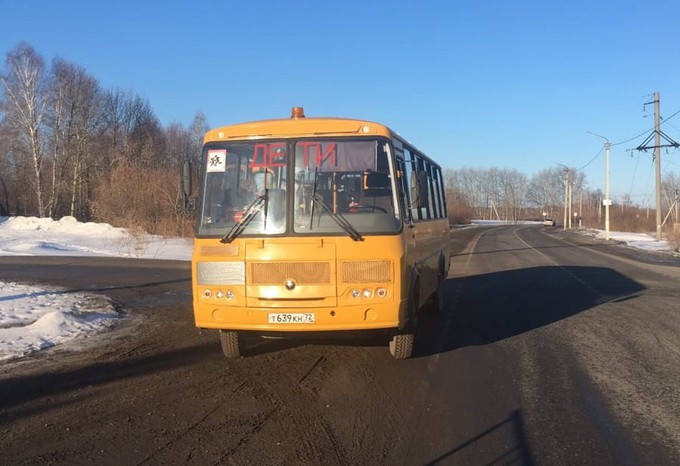 В Тюменском районе нетрезвый водитель автобуса вез в школу детей