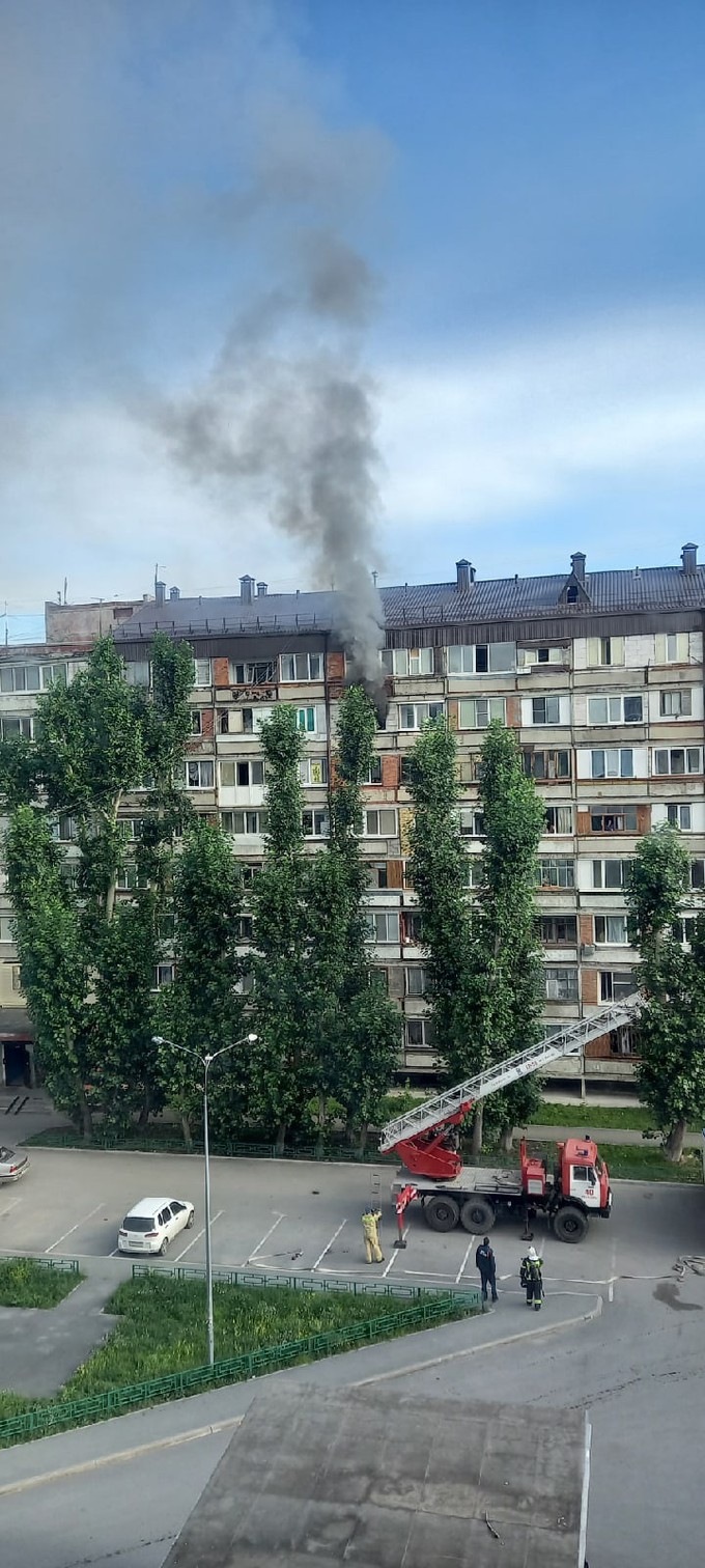 В Тюмени на улице Газовиков произошел пожар в жилом доме | 29.07.2022 |  Тюмень - БезФормата