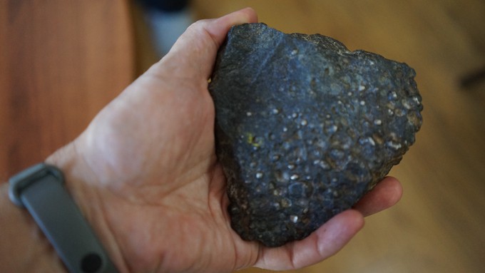 В Тюмени изучают фрагмент метеорита, упавшего в 1903 году