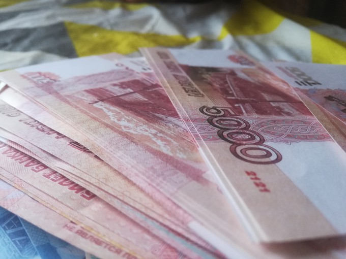 За год в тюменскую экономику привлекли 2,2 миллиарда рублей 