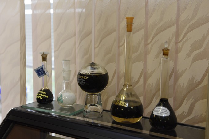 Тюменские ученые исследуют свойства нефти в медицине и фармакологии