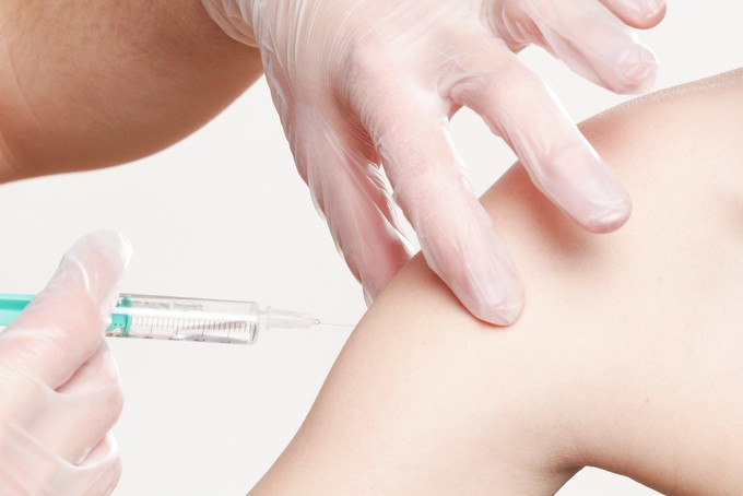 На вакцинацию от COVID-19 записались более 6 тысяч тюменцев