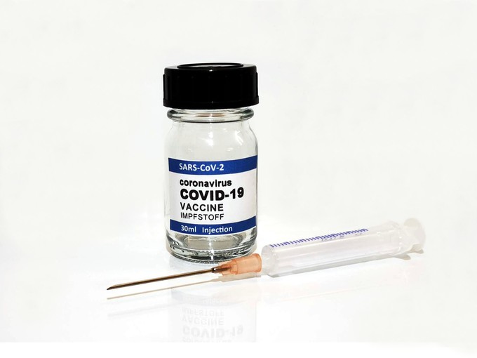 Привитых от коронавируса тюменцев снабдят специальным кодом