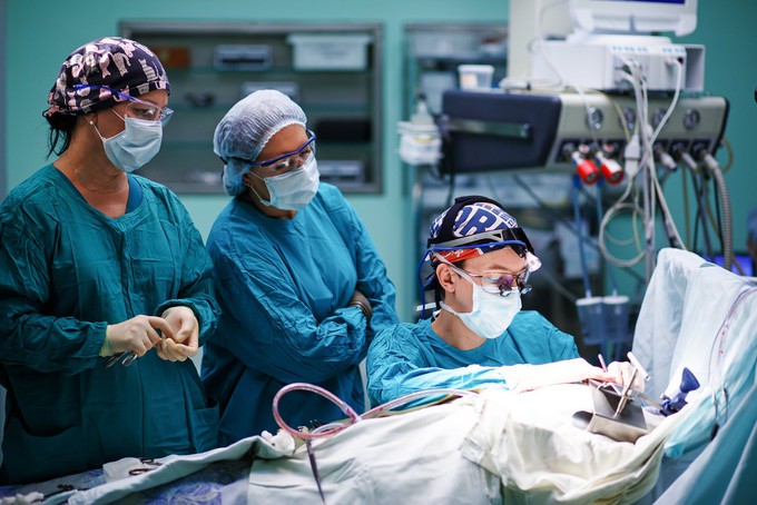 Тюменские кардиохирурги спасли пациента с повторным инфарктом