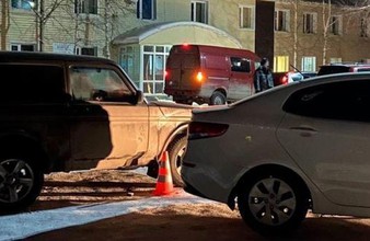 Новость Тюмени: В Ноябрьске госпитализировали мужчину, которого случайно сбил сосед на иномарке