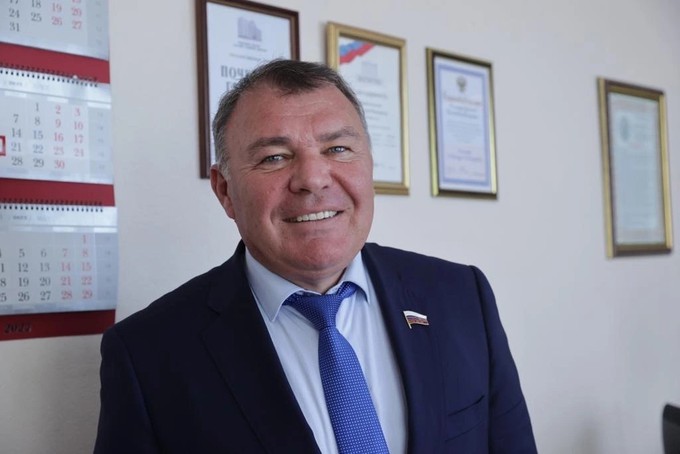 Депутат Госдумы Александр Ремезков поздравил тюменцев с Днем народного единства 