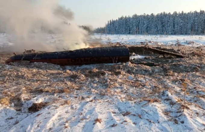 В ХМАО вертолет МИ-2 задел лопастями землю и сгорел