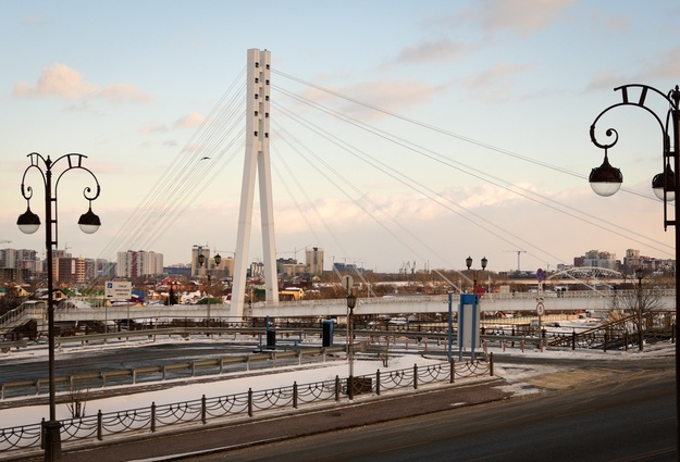 Часы на мосту влюбленных в тюмени