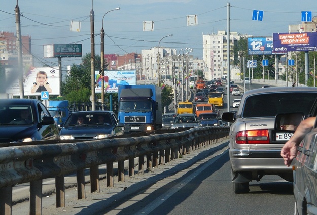 Пробки тюмень. Тюмень Мельникайте пробки. Заторы на дорогах Тюмени. Пробки в городе Тюмень. Тюмень пробки на дорогах сейчас.