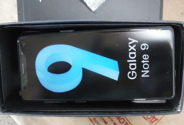 Мобильная связь тюмень. Серый телефон с кнопкой цвета музыками 2007 Кыргызстан.