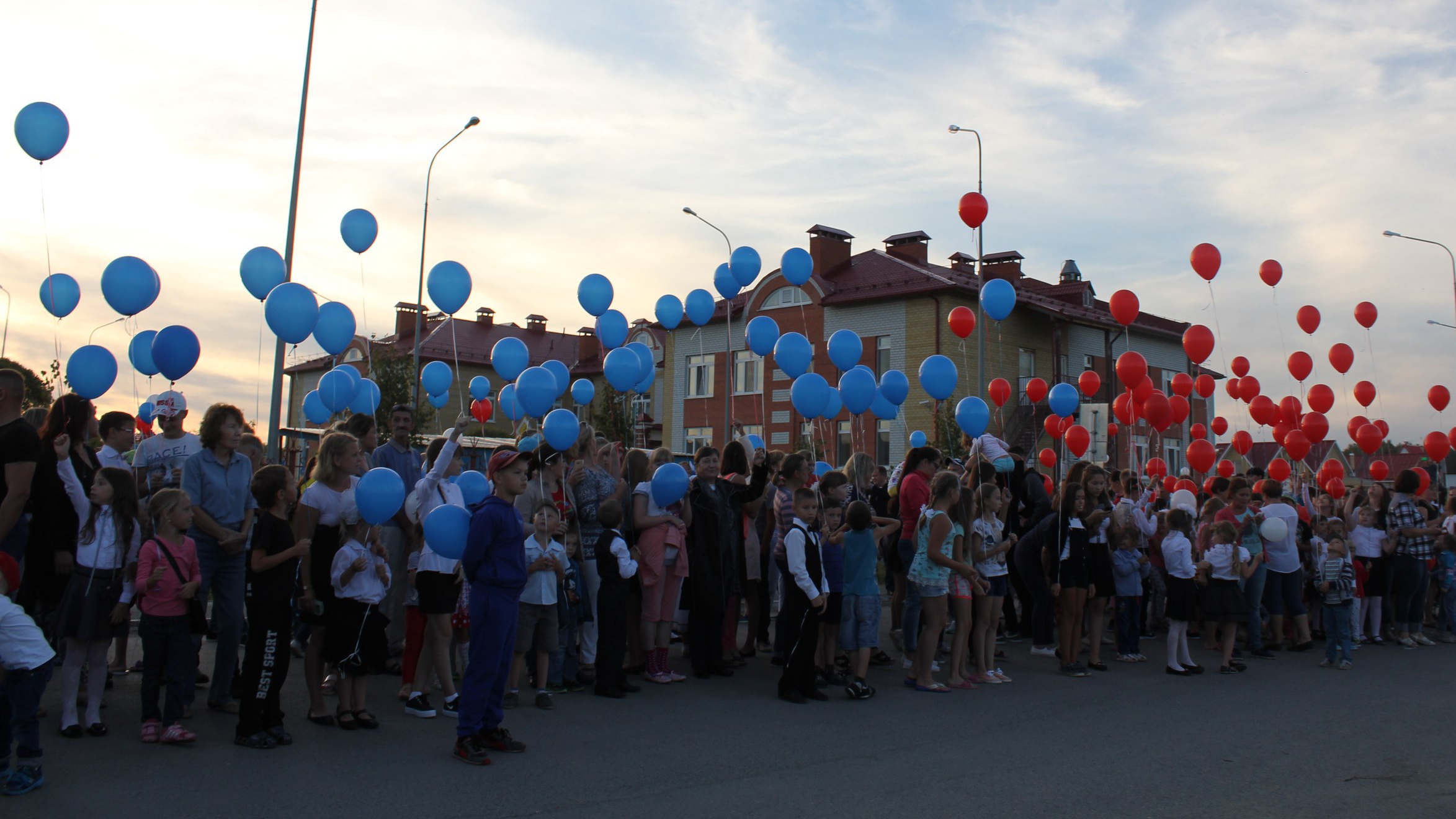 Фото поселка молодежного