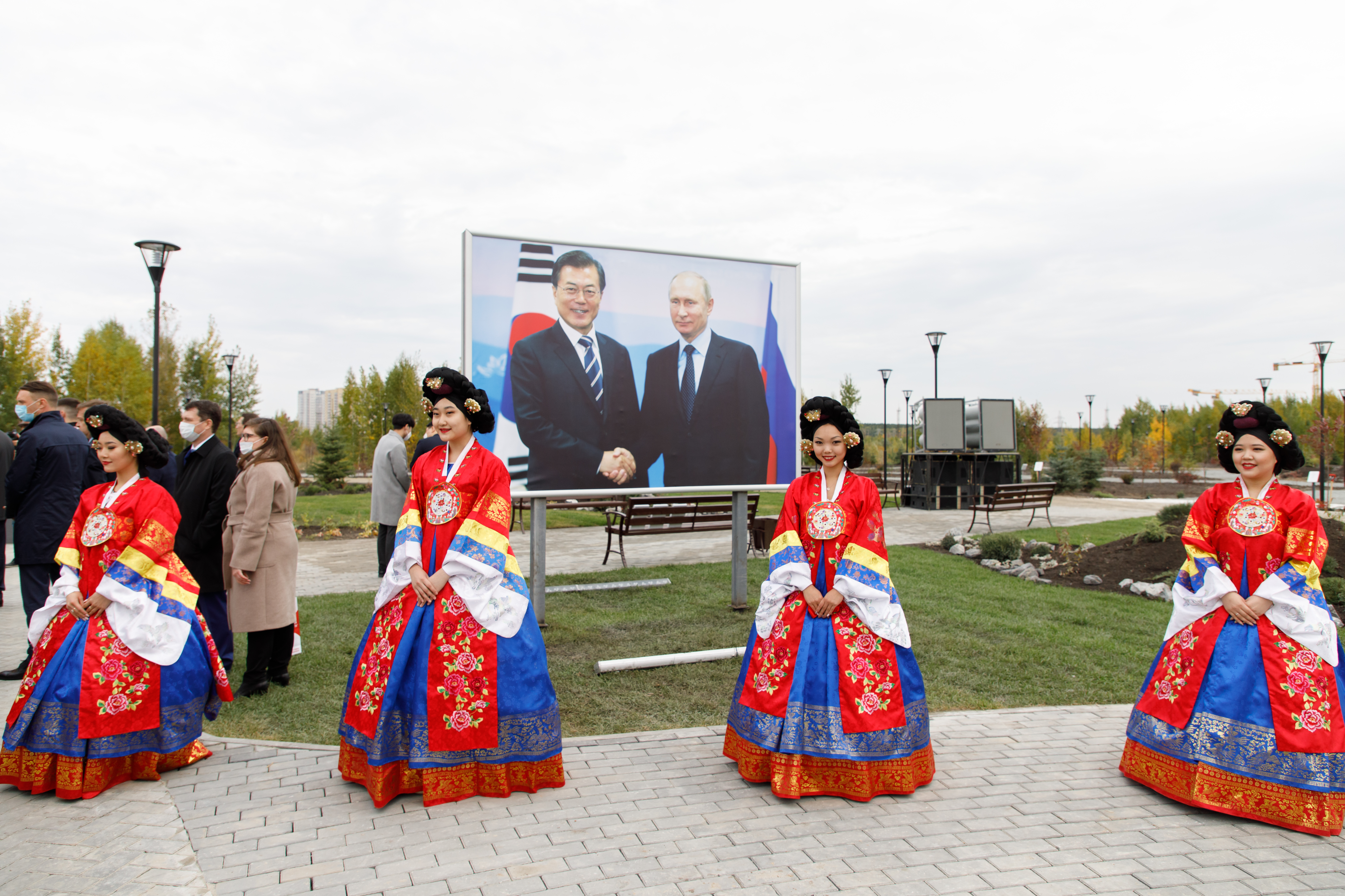 В Тюмени открыли парк дружбы между Россией и Республикой Корея | 19.09.2020  | Тюмень - БезФормата